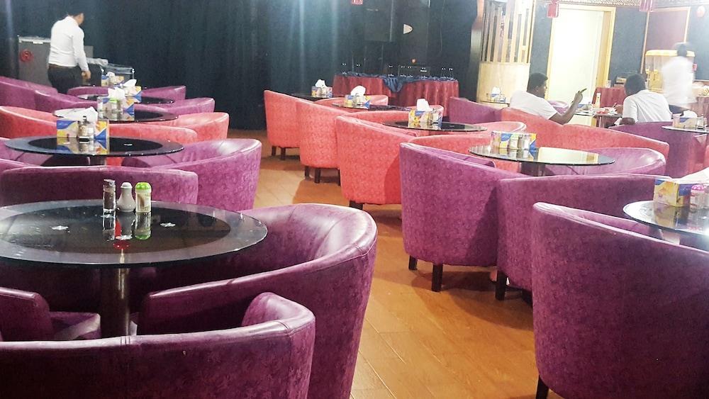 Kings Square Hotel Llc Дубай Екстериор снимка