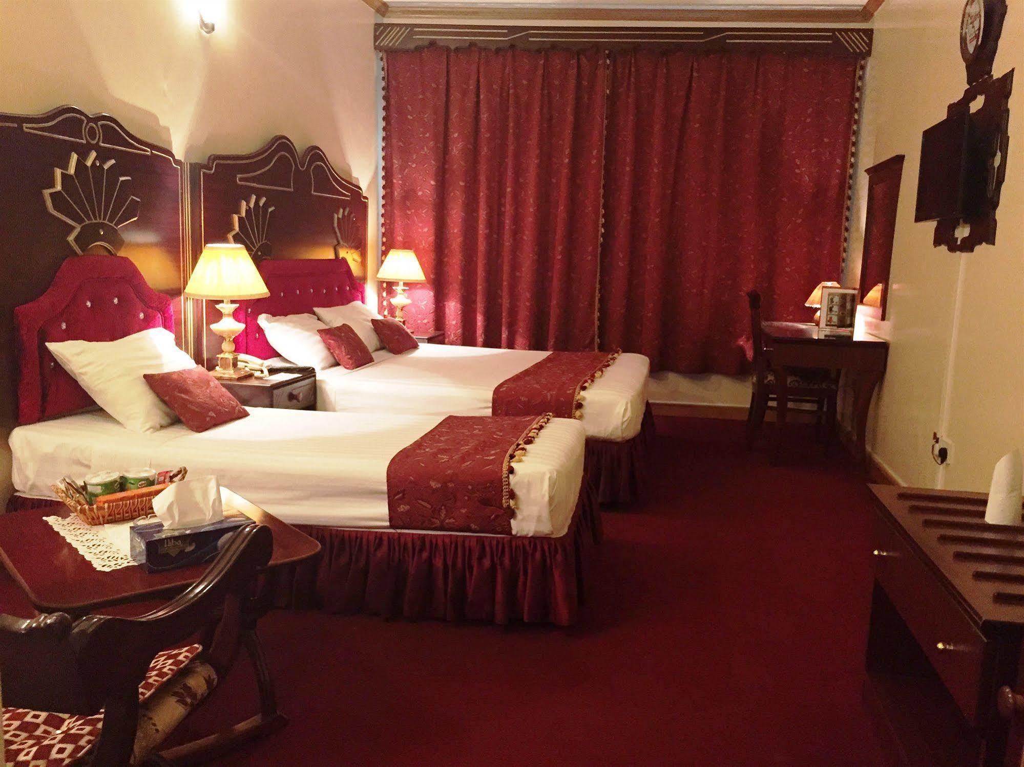 Kings Square Hotel Llc Дубай Екстериор снимка