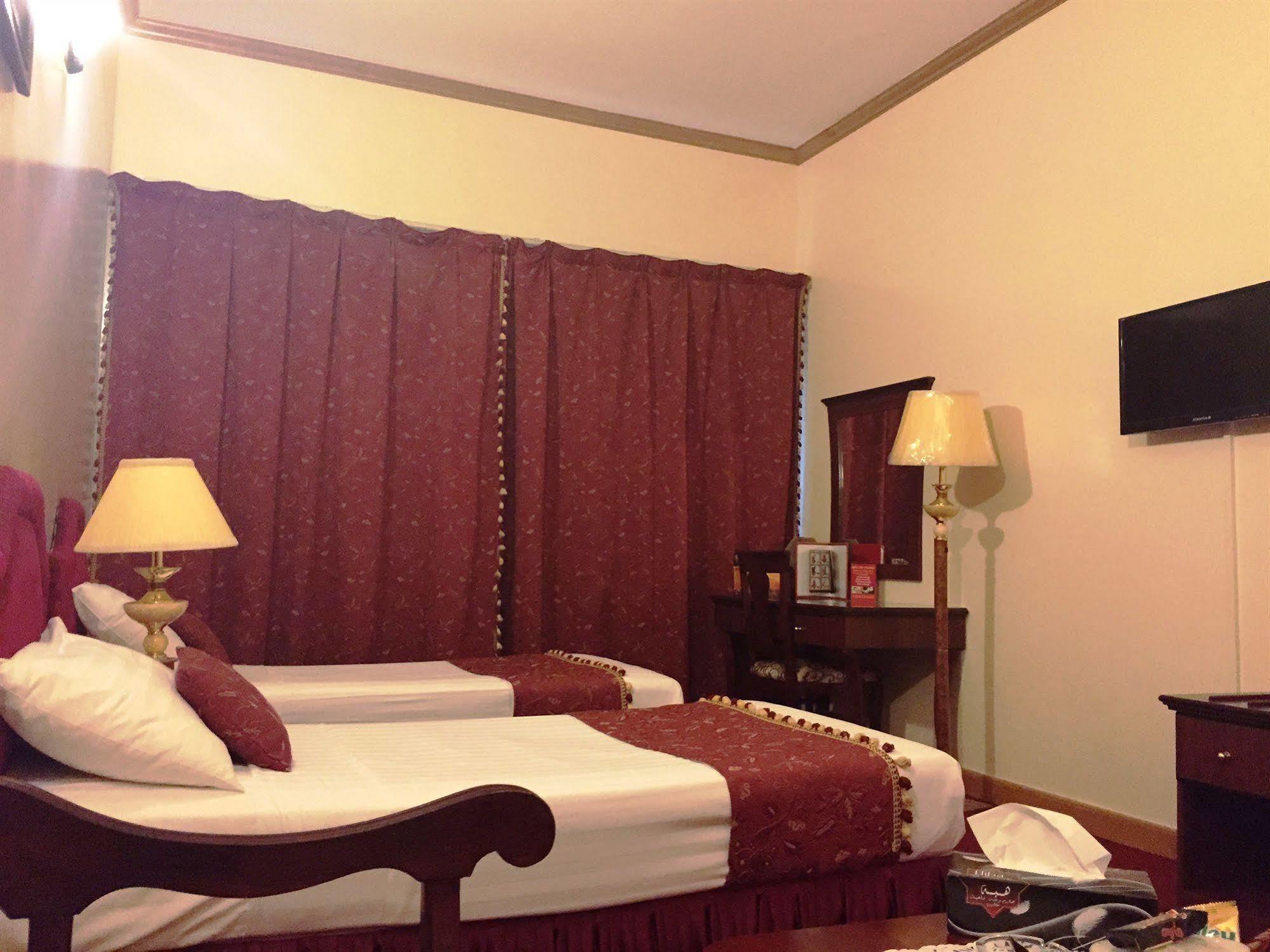 Kings Square Hotel Llc Дубай Екстериор снимка