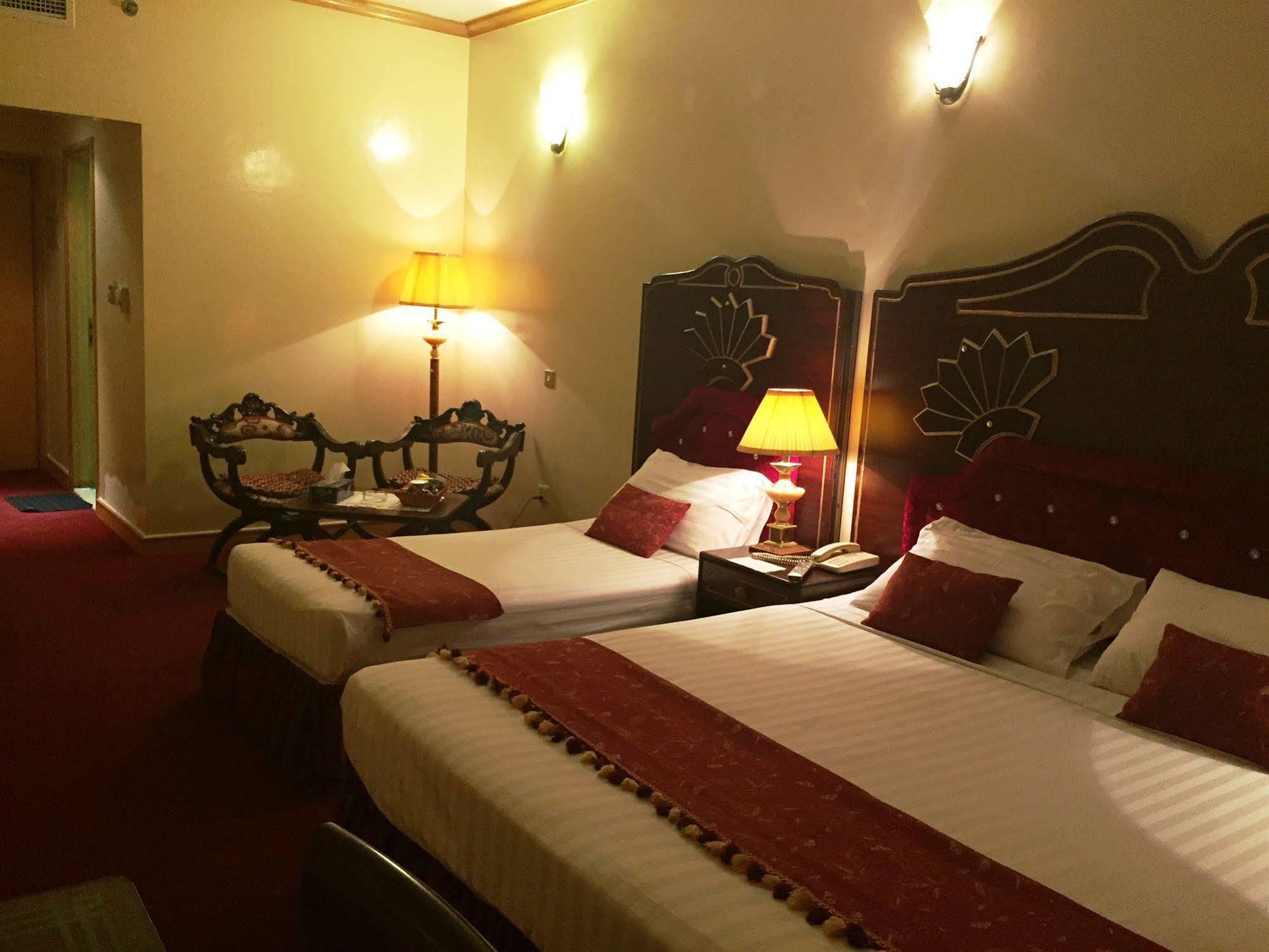 Kings Square Hotel Llc Дубай Екстериор снимка