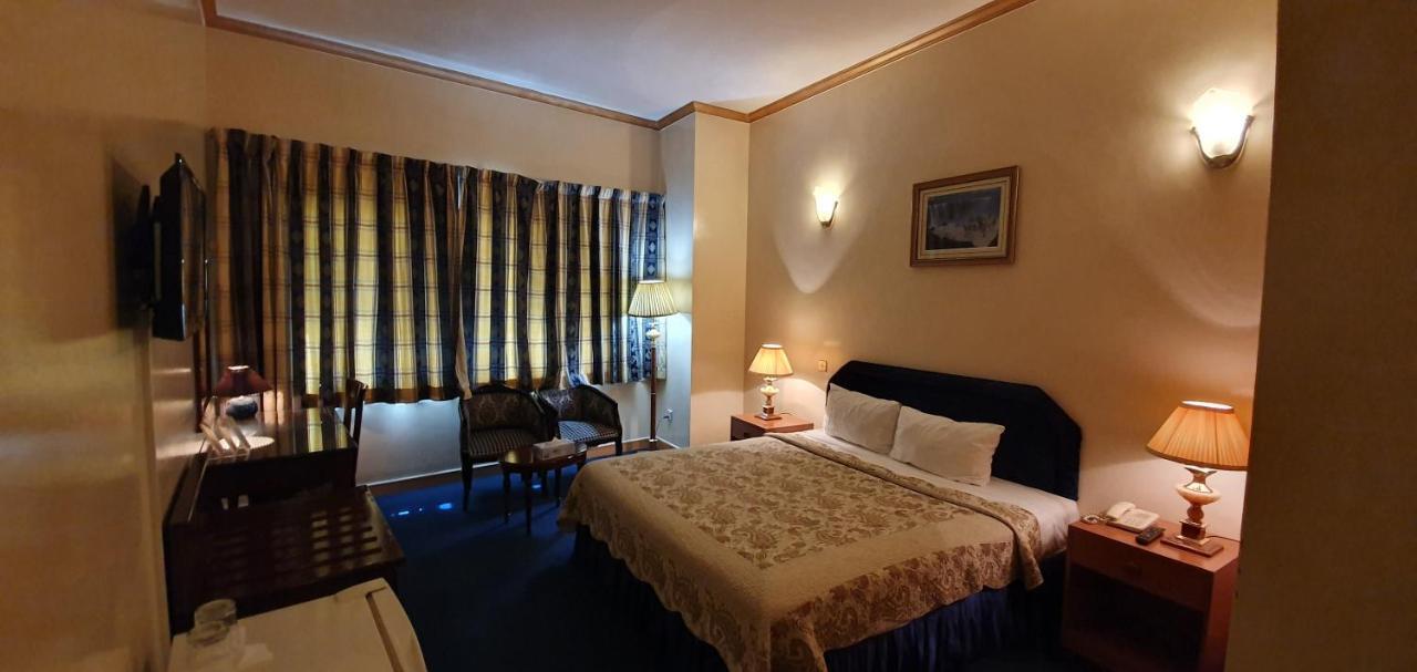 Kings Square Hotel Llc Дубай Екстериор снимка